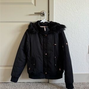 Guess Stylish Black Puffer Jacket with Faux Fur Hood